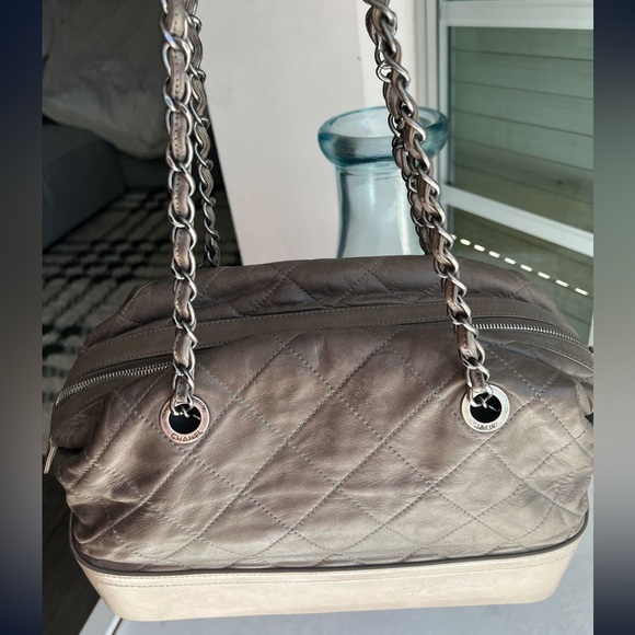 Chanel two tone quilted leather bowling bag - Picture 8 of 12